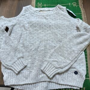 Hollister cut out Shoulder Cream Sweater